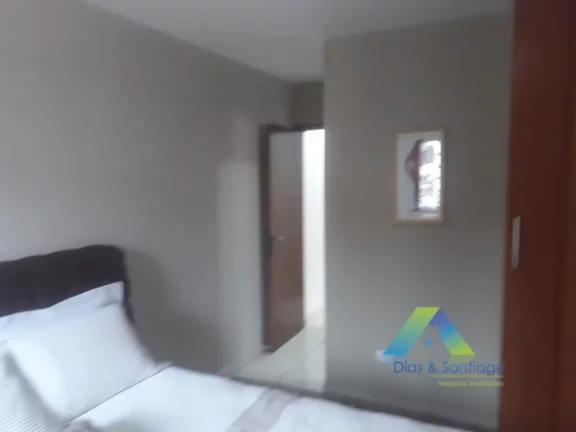 Imagem Lindo sobrado com 3 dormitórios sendo 1 suite, 2 vagas de garagem com ótima localização .