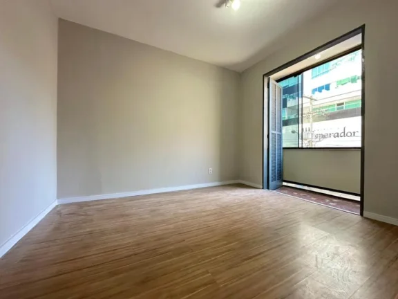 Imagem Apartamento 2Dórmitórios dependência - Bairro Centro