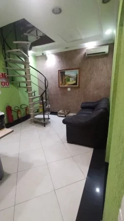 Imagem Oportunidade única: Sobrado à venda na Vila Medeiros, São Paulo-SP. 3 quartos, 1 suíte, 3 salas, 5 banheiros, 1 vaga, 125 m².