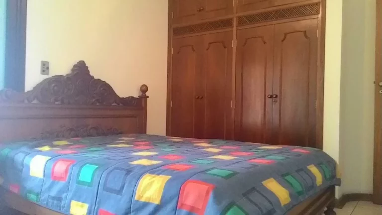 Imagem Praia de Pitangueiras - Local nobre - Ótimo lazer - Alto padrão - 2 vagas - Ampla varanda - 135 m² de área útil.