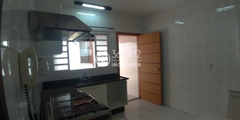 Imagem Sobrado para Venda em Atibaia / SP no bairro Jardim do Lago