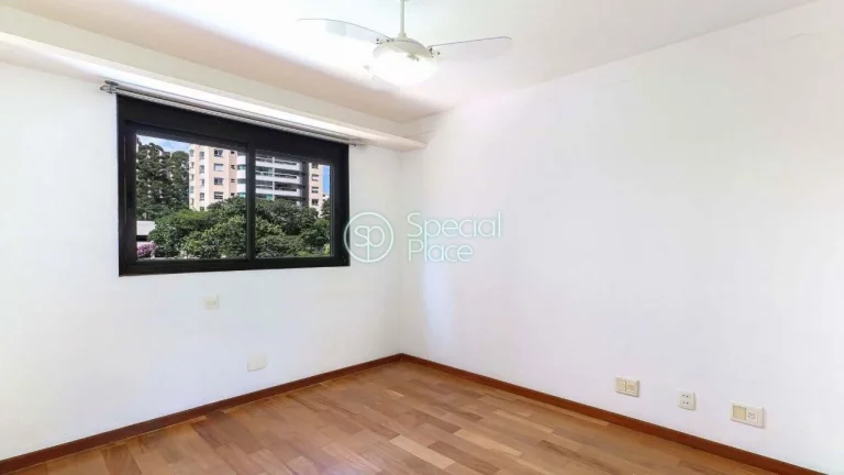 Imagem Excelente apartamento com 140mÂ² na Vila Andrade, Morumbi. Amplo living com lareira e terraÃ§o espaÃ...