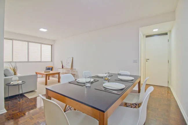 Imagem Apartamento Reformado 97M², 2Q, 1 Suíte, 2 Banheiros, 1 Vaga, Playground, Salão de Festas.