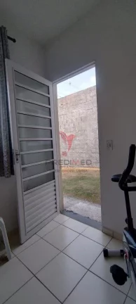 Imagem Casa com espaço externo com cobertura , garagem, em Guaratinguetá