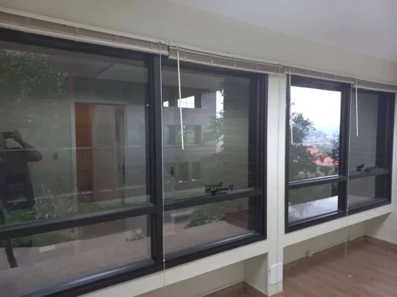 Sala Comercial à Venda, 41 m² em Granja Viana - Cotia