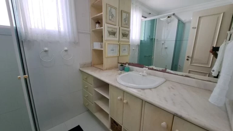 Imagem APARTAMENTO SUPER AMPLO CLEAN, MOBILIADO, COM VISTA PARA O MAR