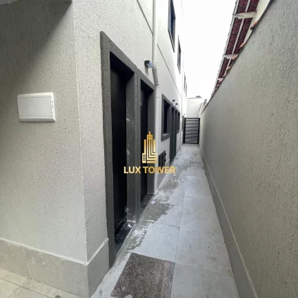 Imagem Casa Condomínio de 51m2 c/ 2 Quartos 1 Suíte e Quintal com Churrasqueira