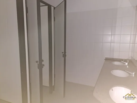 Imagem Sala comercial com 500m² e 6 vagas cobertas no Centro de Jundiaí