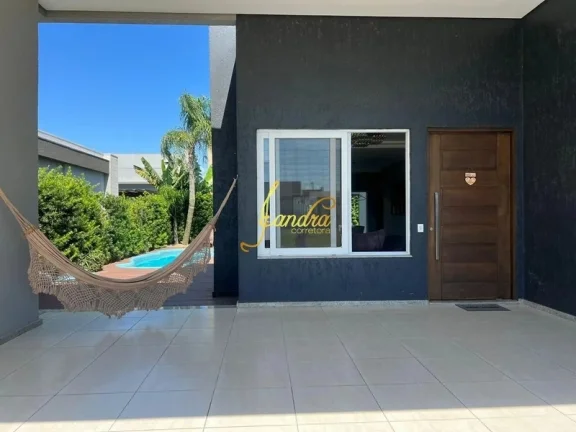 Imagem Casa térrea em condomínio fechado mobiliada e decorada 160m2