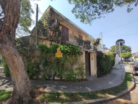 Descubra um sobrado diferenciado na Villa Trujillo, um dos bairros mais tradicionais e valorizados d...