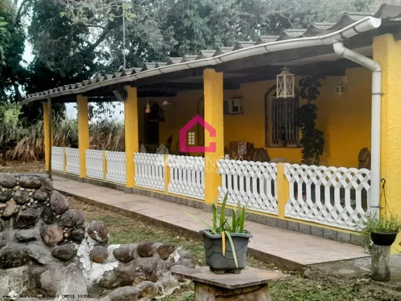 Sítio para Venda em Rio de Janeiro, Santa Cruz, 3 dormitórios, 2 banheiros, 2 vagas