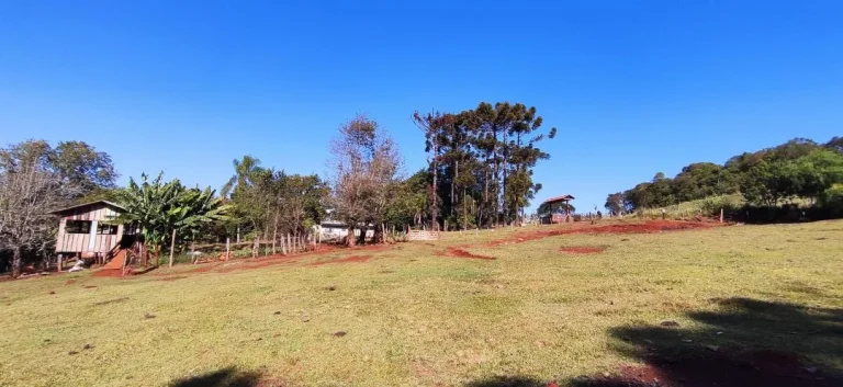Imagem Chácara à venda em Cascavel - Área Rural com Energia Elétrica e Rio