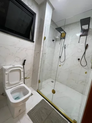 Imagem Casa à venda no Mosqueiro: 3/4 com suíte, posição Norte, 4 vagas de garagem - Confira!