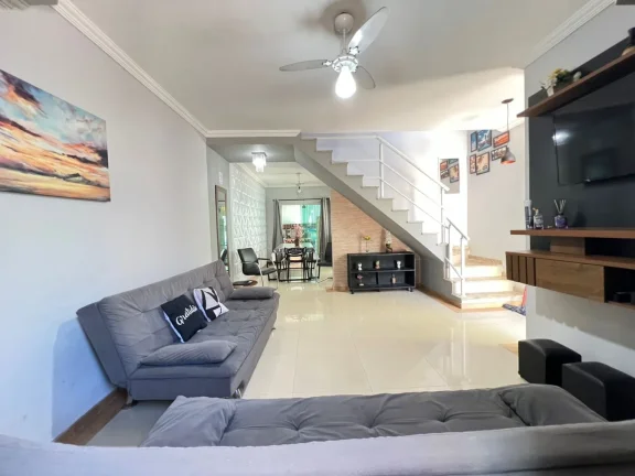 Imagem Casa para Venda em Praia Grande, Caiçara, 3 dormitórios, 1 suíte, 1 banheiro, 2 vagas