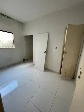 Imagem Casa Duplex à venda com 2 suítes, 4 salas e 6 Wc - Confira!