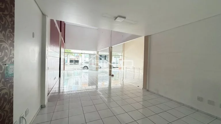 Imagem Sala Comercial com Mezanino na Tocantins - Centro