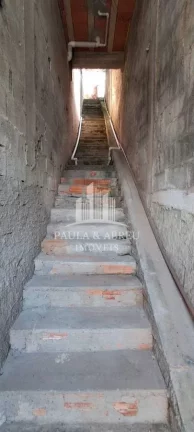 Imagem São 3 Casas e 1 Salão Comercial 92m² pé direito 5 mts com Banheiro, próximo da Avenida no Jardim Zaíra, Mauá-SP