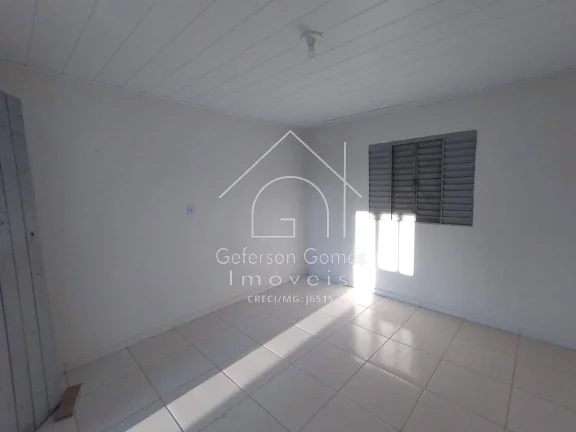 Imagem Casa à venda com 03 Quartos - Centro - Mantena - MG