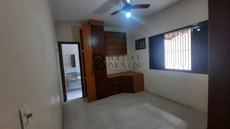 Imagem Casa com 2 Dormitórios sendo 1 suíte no bairro Canto do Forte - Praia Grande