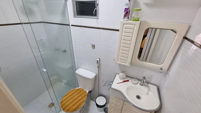 Imagem Flat com 2 dormitórios à venda, 76 m² - Pitangueiras - Guarujá/SP