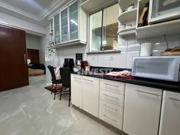 Imagem Casa com 4 dormitórios para alugar, 350 m² por R$ 9.700/mês - Loteamento Portal do Sol I - Goiânia/GO