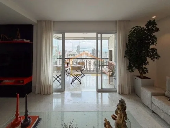 Imagem Duplex com 208 m² de área útil, distribuído em dois andares, com 4 dormitórios, sendo 3 suítes...