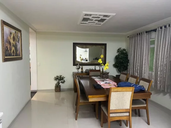 Imagem Sobrado com 4 dormitórios à venda, 362 m² por R$ 1.800.000,00 - Vila Romanópolis - Ferraz de Vasconcelos/SP