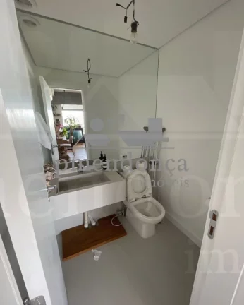 Imagem Apartamento reformado em Pinheiros com 01 suíte e 01 vaga, 75m²