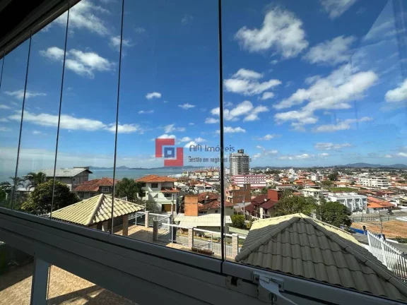 Imagem Linda casa triplex com ótima vista para o mar praia do Grant- Itajuba Barra