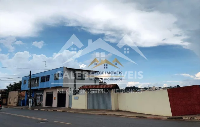 Imagem Sobrado Á Venda Residencial Com Ponto Comercial no Centro de Tatuí-SP