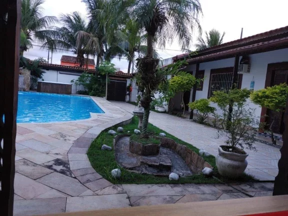 Imagem Casa com Piscina, 5 suítes, 405 m² - Venda!