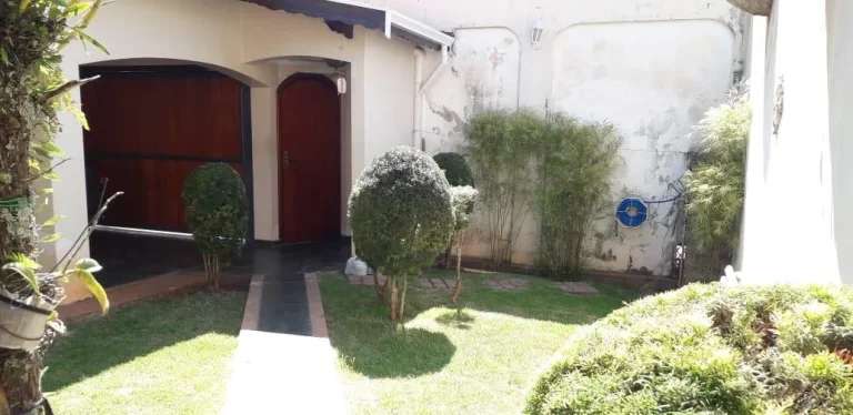 Casa á venda em Piracicaba, Bairro São Judas. Próximo à Unversidades Esalq, com 3 dormitórios, ...