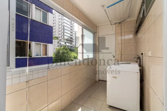 Imagem Apartamento com 94m² no Sumaré próximo ao metrô, 3 quartos e 1 vaga.
