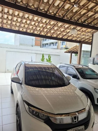 Imagem Casa à venda no bairro Coroa do Meio - Espaçosa e com área de lazer