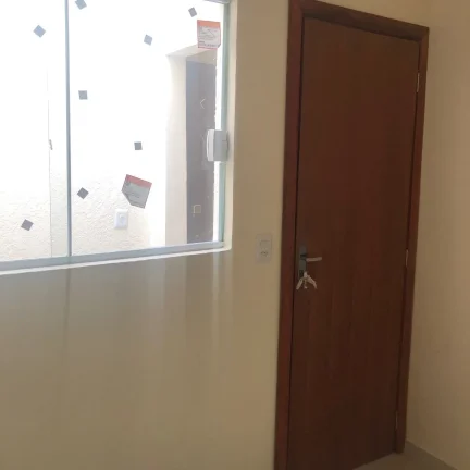 Imagem Casa para venda em Sorocaba, Vila Helena, 2 dormitórios, 2 banheiros