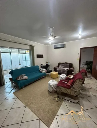Imagem Casa Padrão no bairro Santa Cruz