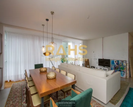 Imagem Um projeto onde a inovação começa nos traços modernos da fachada, passando por uma área de laze...