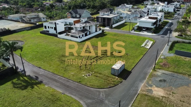 Imagem Terreno de esquina em condomínio fechado de Pirabeiraba Possui área total de 469,78 e condomínio ...