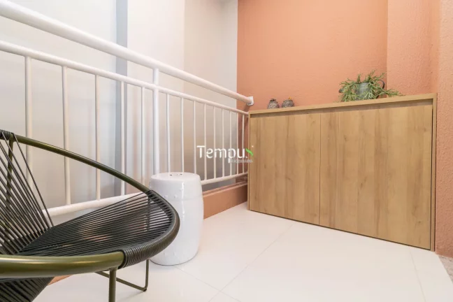 Imagem Porto Ravena - Apartamento com varanda, 2Q e duas vagas de garagem à venda em Goiânia