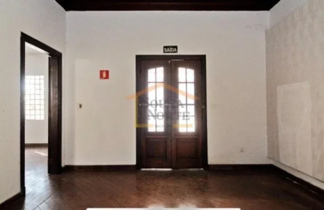 Imagem Casa Comercial, Imóvel com aproximadamente 500 m², ideal para uso comercial ou residencial, com 5 ...