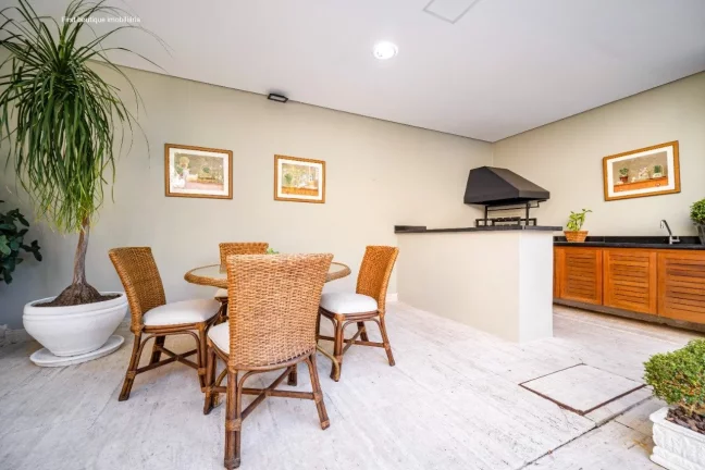 Imagem Casa com 3 Quartos à Venda, 483 m² em Vila Nova Conceição - São Paulo