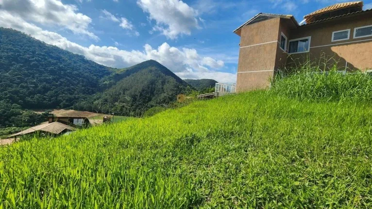 Imagem Terreno em Condomínio para Venda em Teresópolis / RJ no bairro Vale Alpino