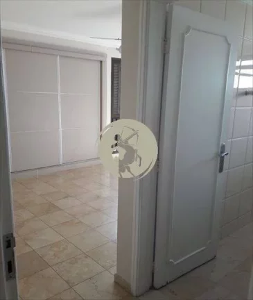 Imagem OPORTUNIDADE NA QUADRA DA PRAIA EM SANTOS. APARTAMENTO AMPLO COM SALA COM VISTA PRO MAR EM 3 AMBIENT...