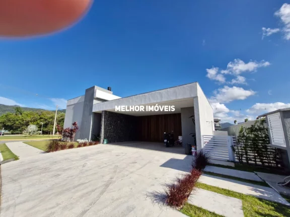 Imagem Casa Alto Padrão á venda no Condomínio Caledônia com 3 suítes, 4 vagas localizada em Camboriú.