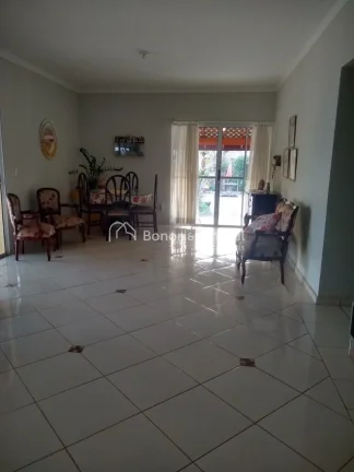 Imagem Chácara com1300 metros casa com 3 quartos sendo todos com suíte, bela área de churrasqueira com p...