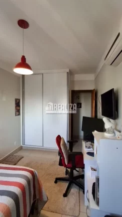 Imagem Apartamento 2 Quartos com Móveis Planejados no Edifício Residencial Alfredo Freire Junior, no bairro Abadia, em Uberaba