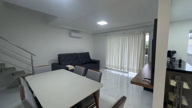 Imagem Apartamento 3 dormitórios locação anual em Canasveiras