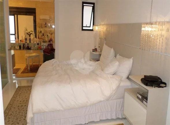 Imagem Cobertura à venda com 3 quartos, sendo 2 suítes, no condomínio Emerald Hills, São Paulo - SP