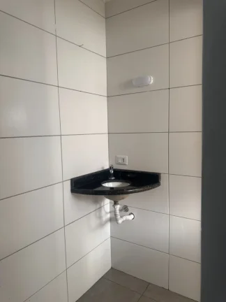 Imagem Casa para locação em Sorocaba-SP, bairro Jardim Wanel Ville IV, 2 quartos, 3 salas, 2 banheiros, 135m² de área. Venha conferir!