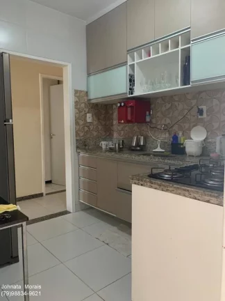 Imagem Casa em rua pública no bairro Jabotiana - 3/4, suíte, 200m², 2 vagas - Consultor imobiliário especialista